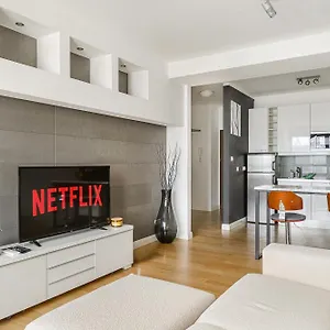 https://premium-class-apartments-on-grzybowska-street-so.warsawhotelspoland.com