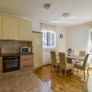 https://apartment-dalmatian-sea-star.splithotels.org