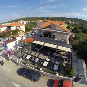 https://villa-domic.splithotels.org