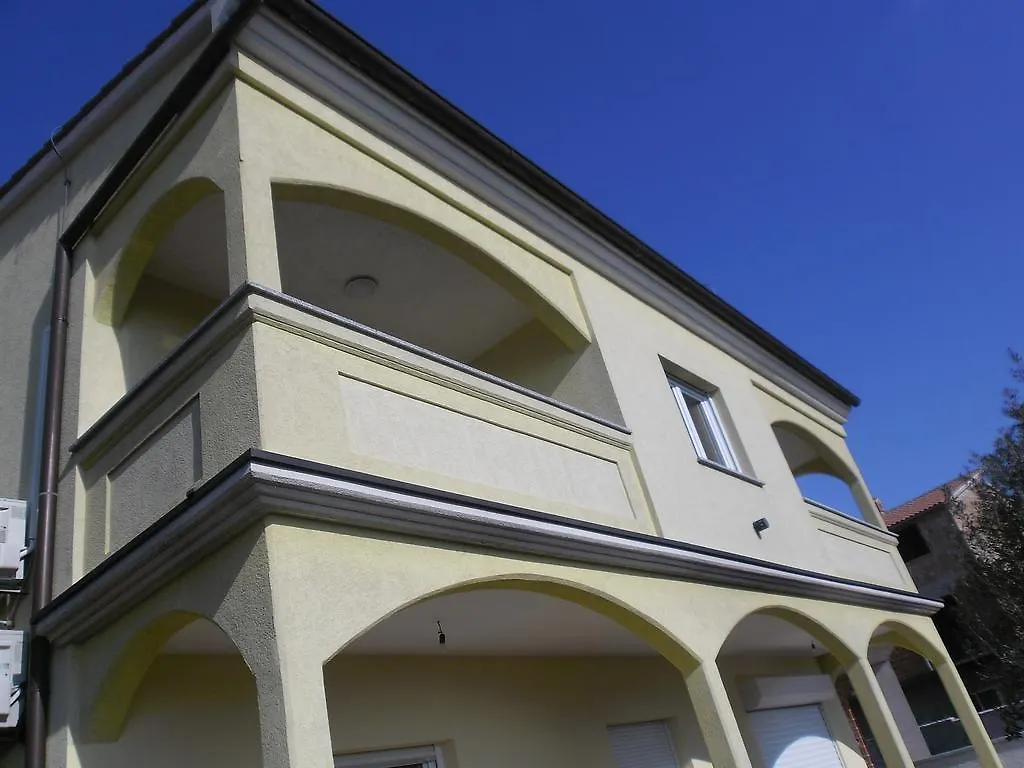 Apartments Mb Pula