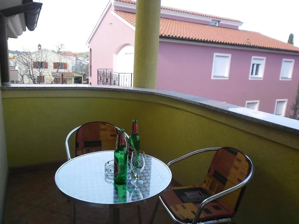 Apartments Mb Pula